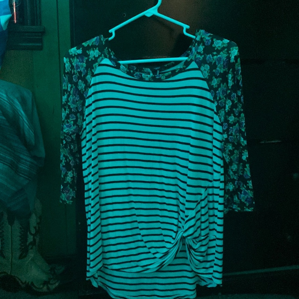 White,black stripes-flower sleeves